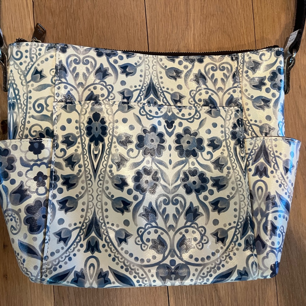 Patricia Nash Spring purse used once like new leather